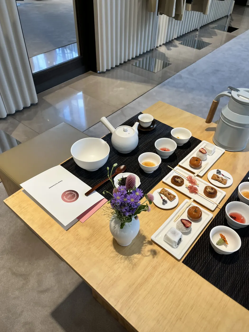 프라이빗 단독차회 프라이빗 단독차회는 어떤 순서로 이어지나요?